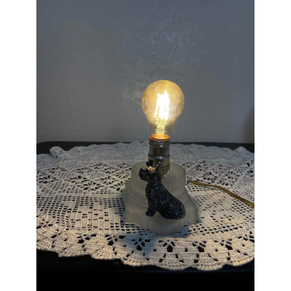 🐶 Vintage Glass Dog Accent Lamp – Frosted Base w/ Black Terrier Figure 🐶